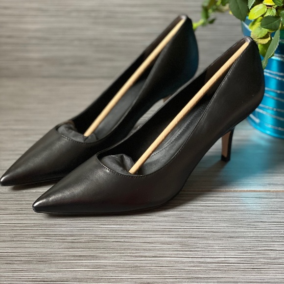 ☀️$$GUESS SALE$$☀️price as shown - Picture 3 of 8